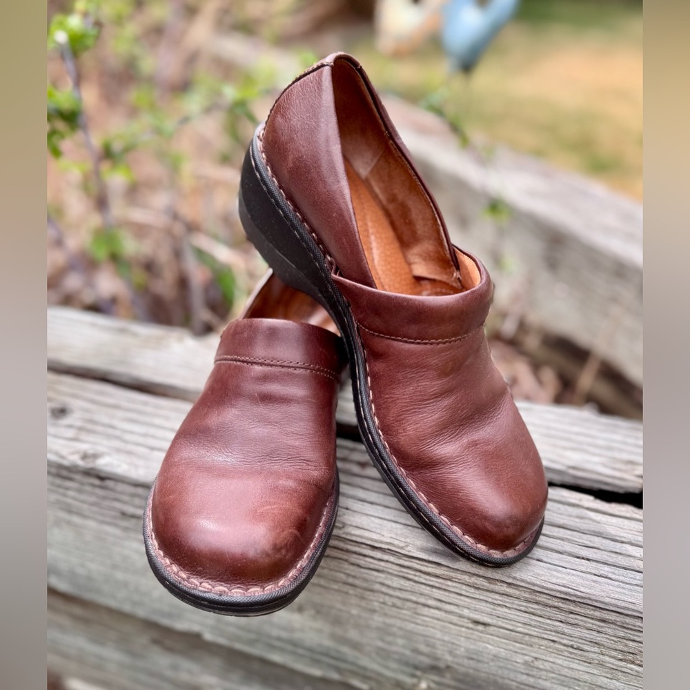 Born Women’s TOBY DUO Slip On Brown Leather Shoes Size 8.5M